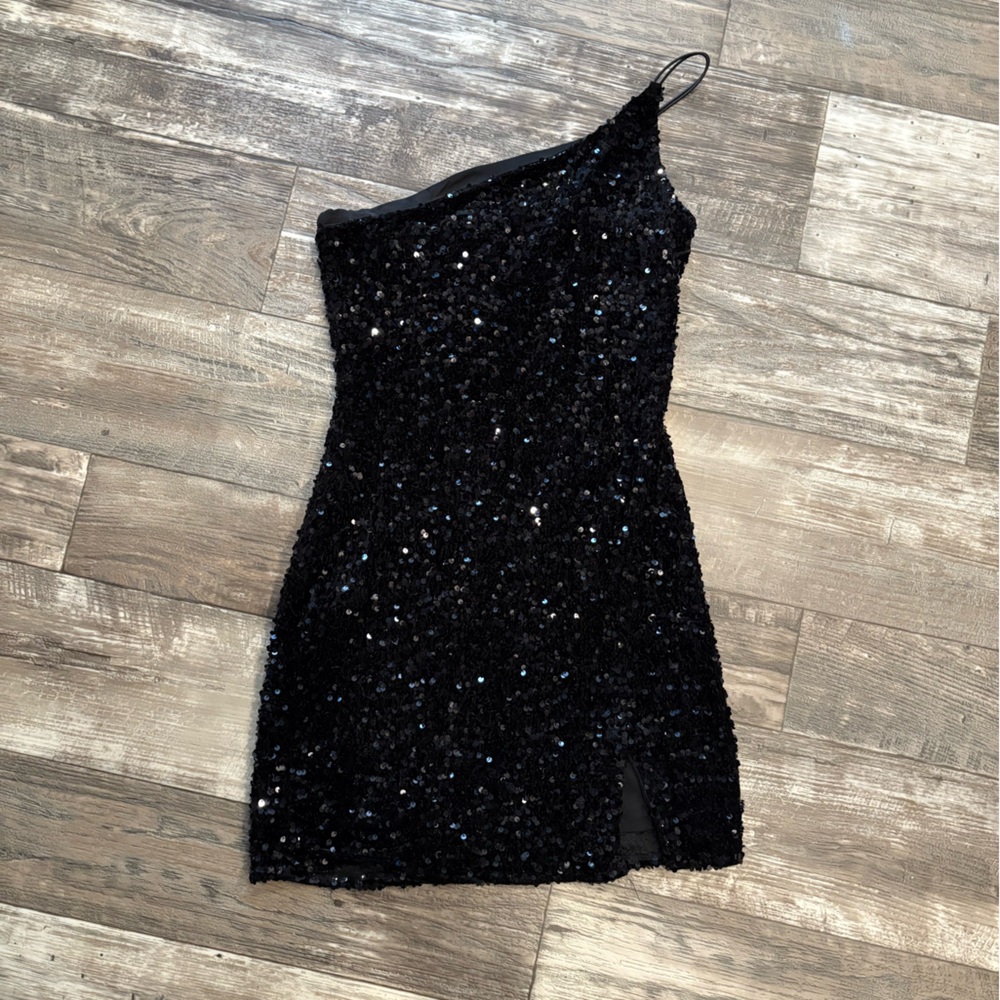 Chic Black Sequin Pencil Skirt